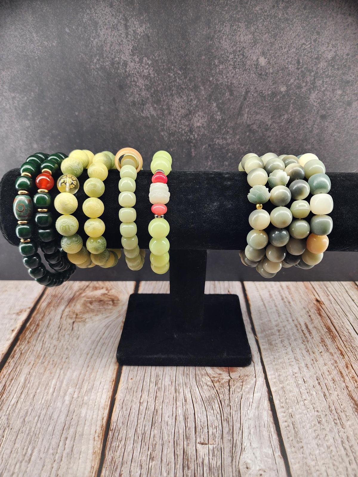 Natural Bodhi Seed Stretch Bracelet | Greens