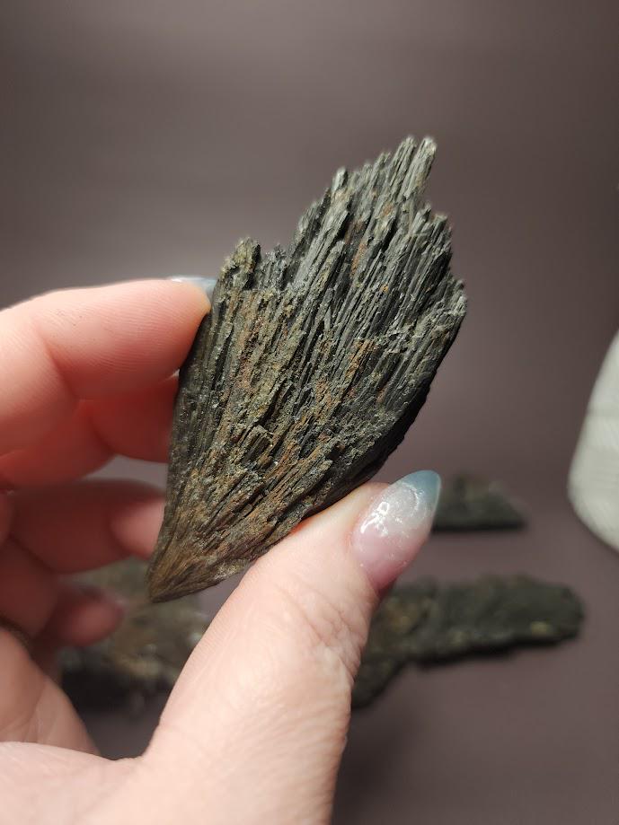 Natural Black Kyanite - 6 Piece Kits