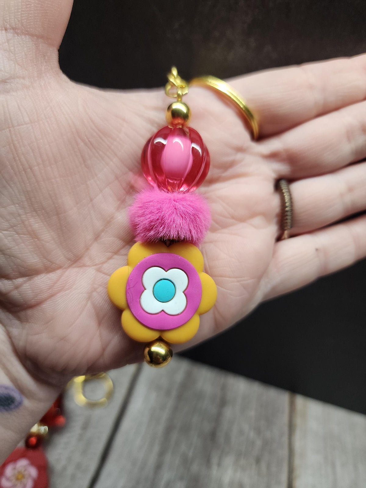 Retro Flower Themed Bar Keychains