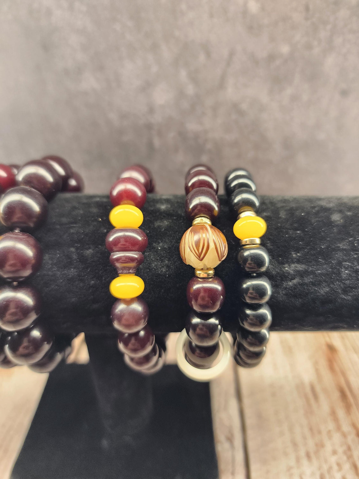 Natural Bodhi Seed Stretch Bracelet | Dark Brown & Black